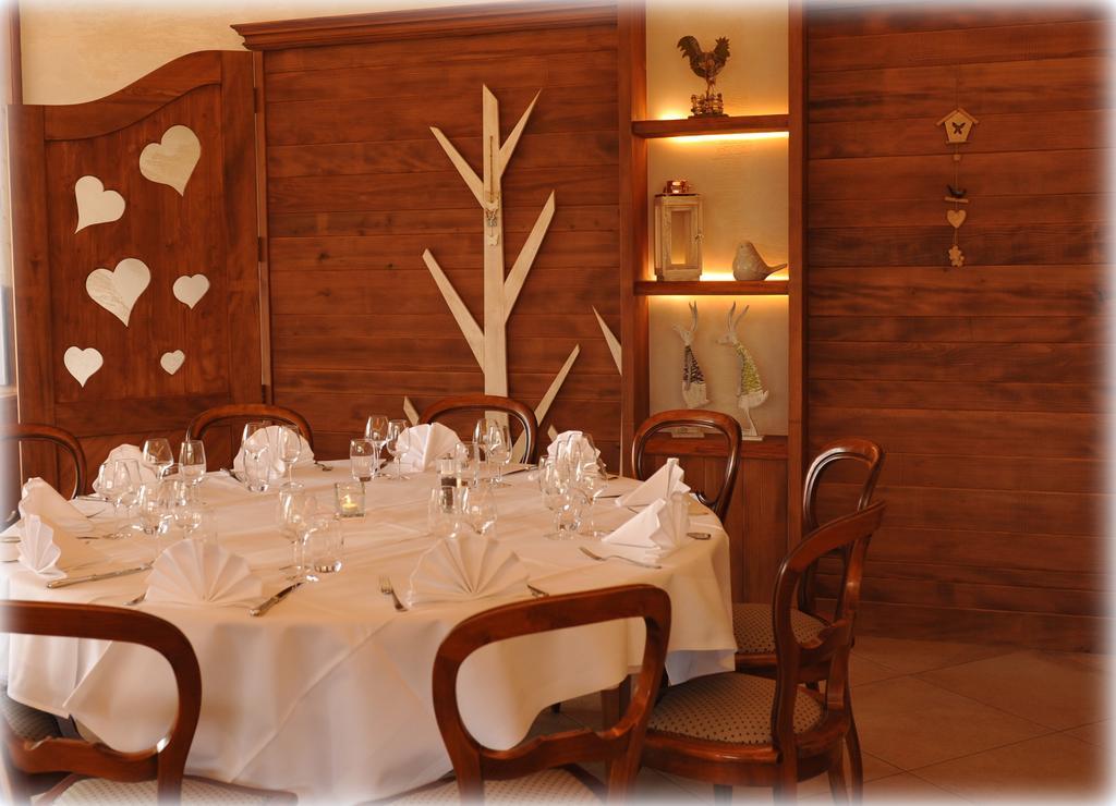 Restaurant A L'Aigle Hotel Wimmenau Bagian luar foto